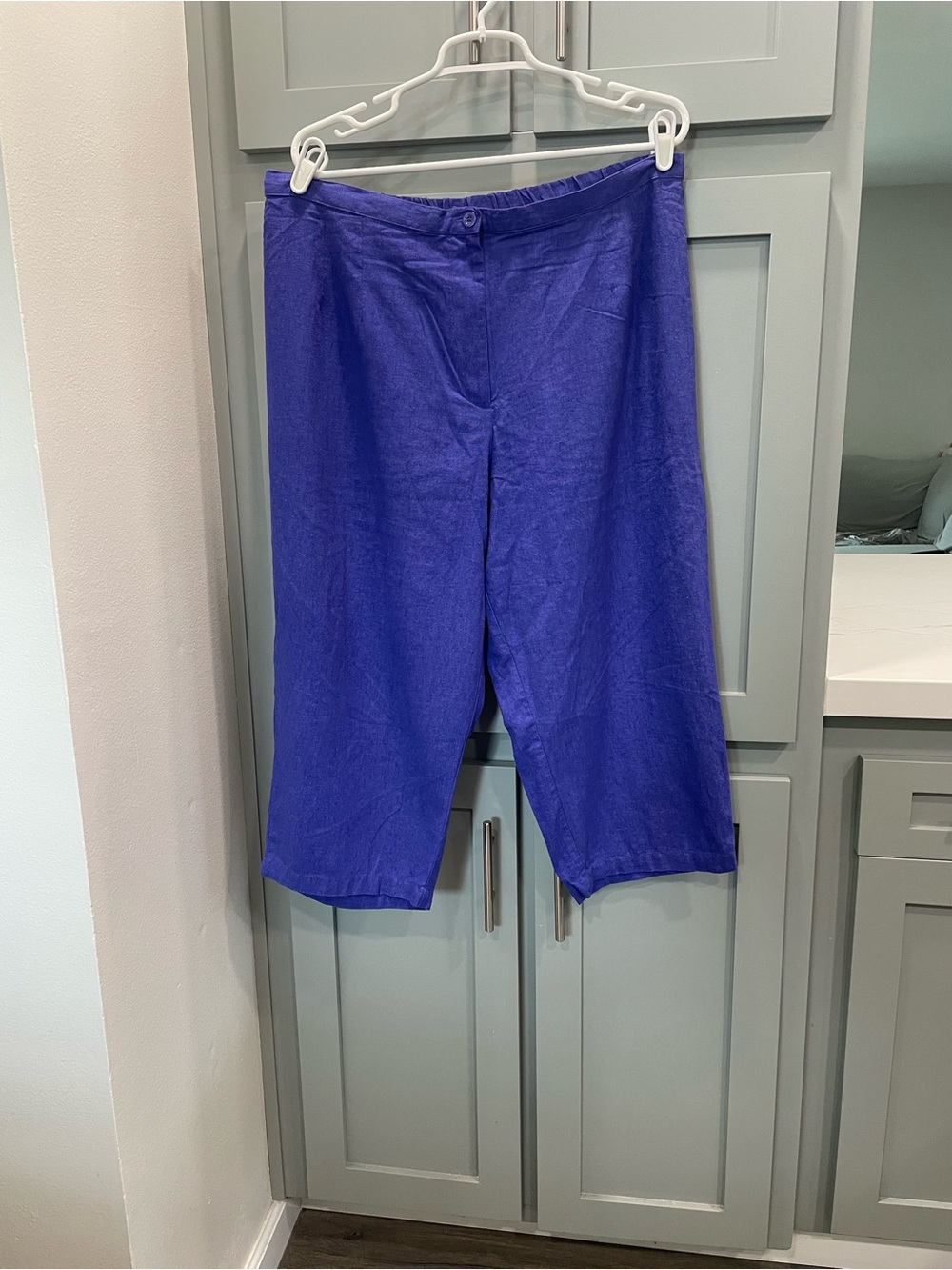 Women's Bright Cobalt Relaxed Linen-Blend Bermudas